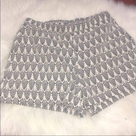 Zara Pants - ZARA SHORTS GREAT CONDITION SIZE S